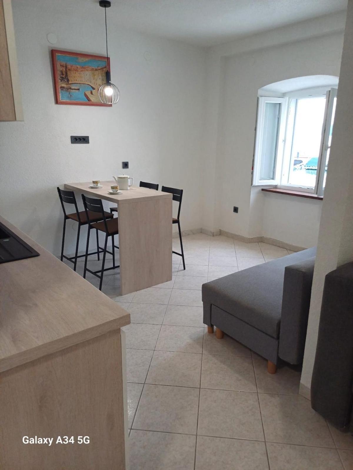 Apartmani Centar Selce Eksteriør bilde
